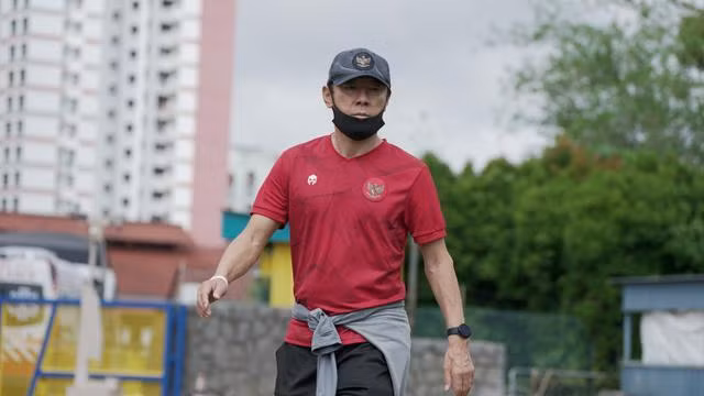 Ông Shin Tae-yong là nhà cầm quân “biết người, biết ta” và toan tính đường dài. Ảnh Bola.