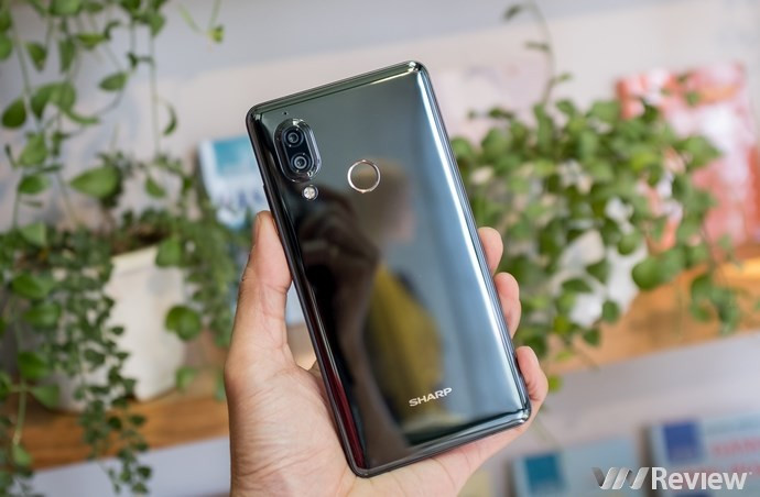 Sharp Aquos S3 chính thức ra mắt tại Việt Nam: Thiết kế tai thỏ, giá 9 triệu đồng - Ảnh 3