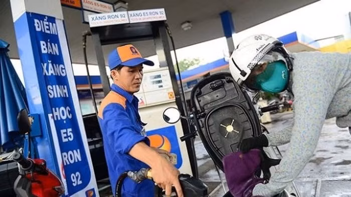 Người mua xăng chính thức được nhận hóa đơn điện tử - Ảnh 1