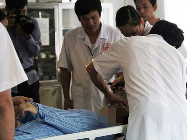 Người nghiện Facebook ùn ùn nhập viện tâm thần - Ảnh 1