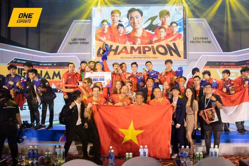 Đội tuyển LMHT giành HCV tại SEA Games 31. Ảnh One.