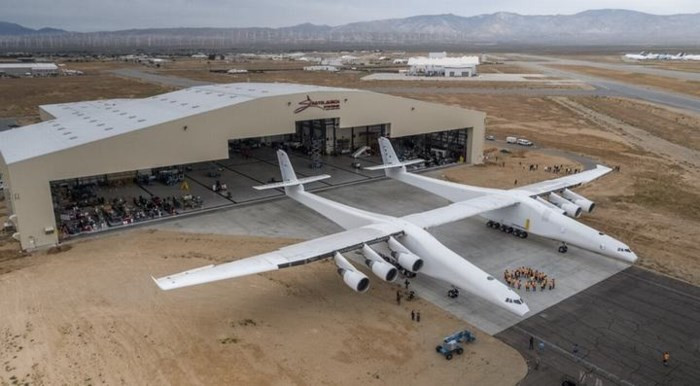 Nhà sản xuất chiếc máy bay lớn nhất thế giới này có tham vọng đưa nó ra ngoài vũ trụ - Ảnh 2