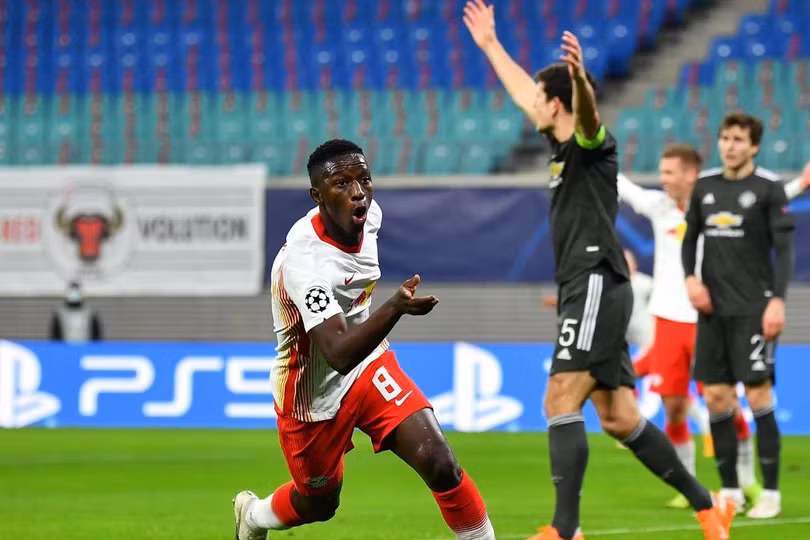 Số 8 Amadou Haidara đã đá cho Leipzig 4 năm, có thể thi đấu tốt cả vị trí tiền vệ trung tâm lẫn tiền vệ cánh. Ảnh AP