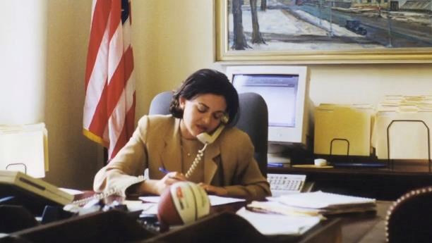 Bàn làm việc của các doanh nhân thành đạt có gì? - Ảnh 2