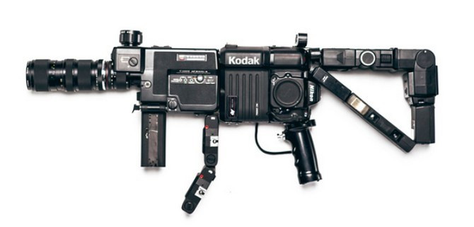 Dạo quanh bảo tàng vũ khí được làm từ máy ảnh và ống kính - Ảnh 8