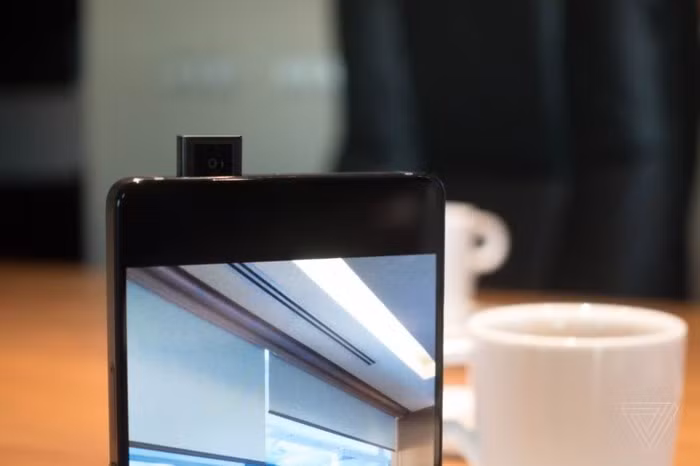 [MWC 2018] Vivo giới thiệu concept 'Apex', cảm biến vân tay nửa màn hình và camera selfie thu gọn - Ảnh 2