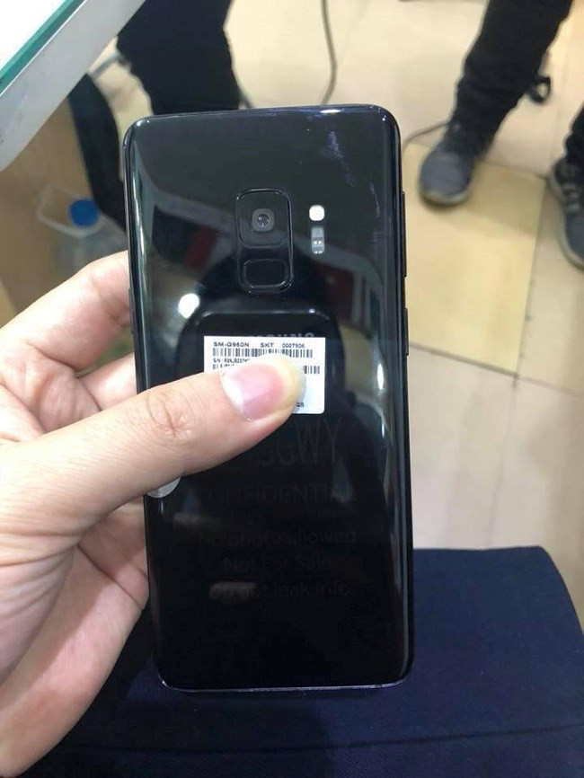 Xuất hiên hình ảnh Galaxy S9 'bằng xương bằng thịt' đầu tiên - Ảnh 3