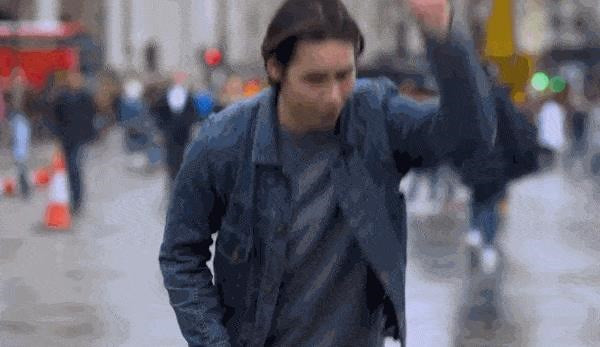 OnePlus tung quảng cáo đập điện thoại cực sốc, 'đá đểu' hàng loạt smartphone cao cấp - Ảnh 2