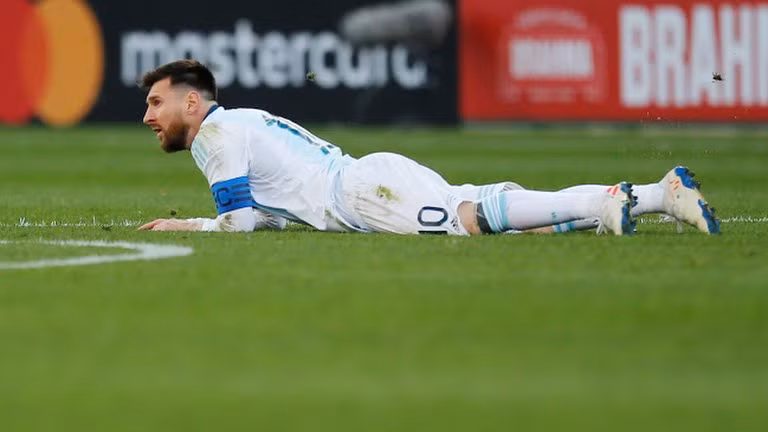 Có lẽ Messi và các cầu thủ Argentina phải nên tự trách mình (ảnh AP)