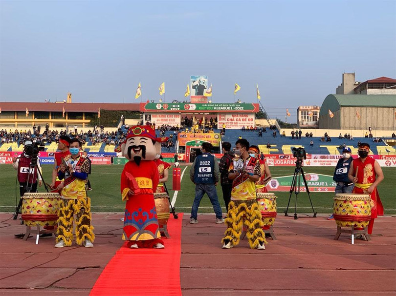 Khán giả Thanh Hóa hết lòng vì đội bóng. Ảnh VPF.