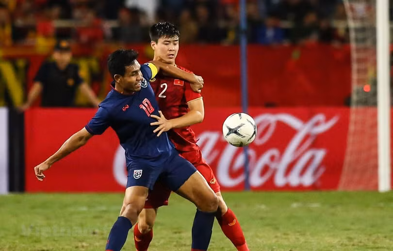 Việc đã từng thi đấu tại J1.League đã giúp cho Dangda nguy hiểm hơn rất nhiều trong các pha di chuyển không bóng dù Thái Lan đá với đội hình nào. Ảnh VFF