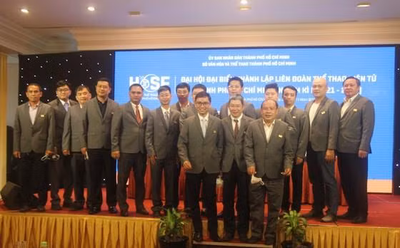 Ban chấp hành Liên đoàn Thể thao điện tử TPHCM nhiệm kỳ 2021-2023. Ảnh: NGUYỄN ANH.