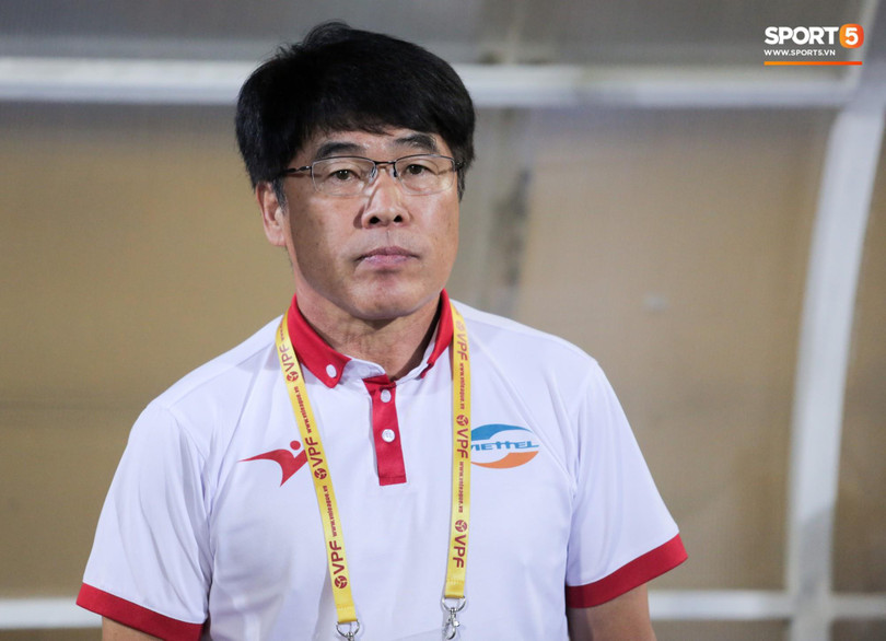 HLV Lee Heung-sil là nhà cầm quân thứ 5 tại V.League 2019 rời đội bóng ( ảnh Sport5)
