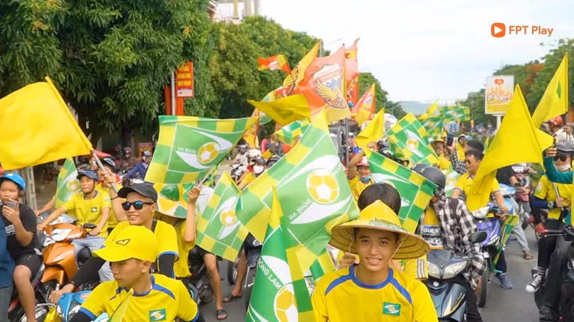 18h ngày 15/7/2022 trận derby xứ Nghệ trên sân Vinh sẽ là ngày hội bóng đá bên bờ sông Lam. Ảnh HT.