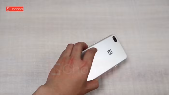 Bphone mới sẽ có 'tai thỏ', nhưng nhỏ hơn iPhone X - Ảnh 1