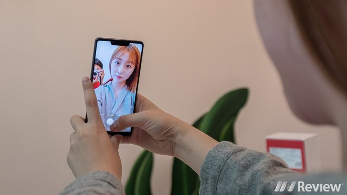 Cận cảnh Sharp Aquos S3 đầu tiên tại Việt Nam: màn tai thỏ 6 inch, Snapdragon 630, giá dự kiến 11 triệu đồng - Ảnh 15