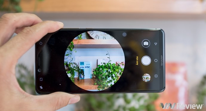 Cận cảnh Sharp Aquos S3 đầu tiên tại Việt Nam: màn tai thỏ 6 inch, Snapdragon 630, giá dự kiến 11 triệu đồng - Ảnh 14