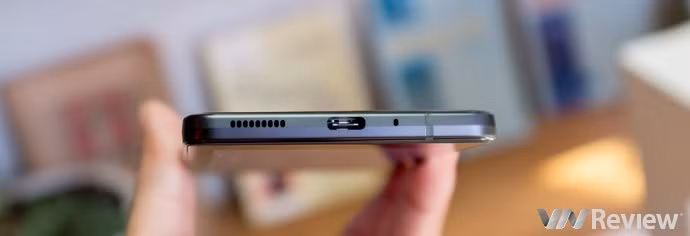 Cận cảnh Sharp Aquos S3 đầu tiên tại Việt Nam: màn tai thỏ 6 inch, Snapdragon 630, giá dự kiến 11 triệu đồng - Ảnh 9