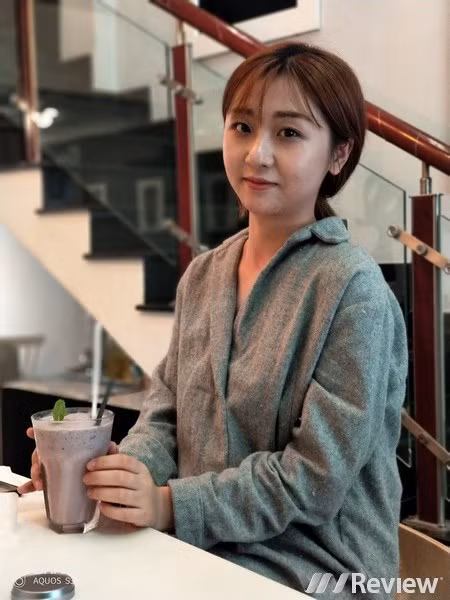 Cận cảnh Sharp Aquos S3 đầu tiên tại Việt Nam: màn tai thỏ 6 inch, Snapdragon 630, giá dự kiến 11 triệu đồng - Ảnh 19