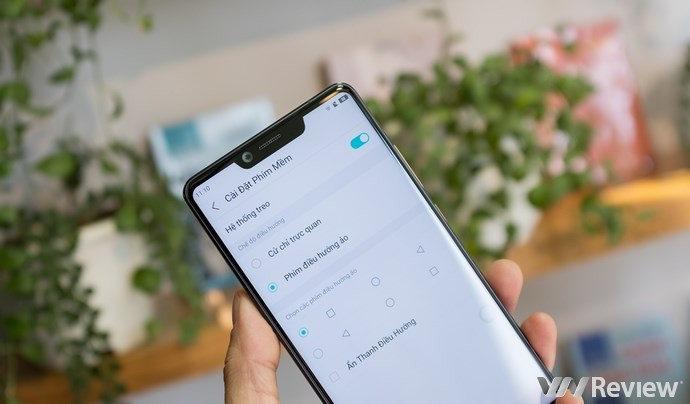 Cận cảnh Sharp Aquos S3 đầu tiên tại Việt Nam: màn tai thỏ 6 inch, Snapdragon 630, giá dự kiến 11 triệu đồng - Ảnh 7