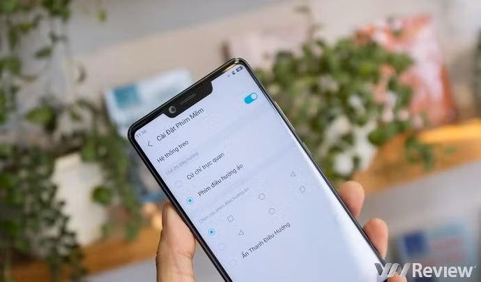 Cận cảnh Sharp Aquos S3 đầu tiên tại Việt Nam: màn tai thỏ 6 inch, Snapdragon 630, giá dự kiến 11 triệu đồng - Ảnh 7