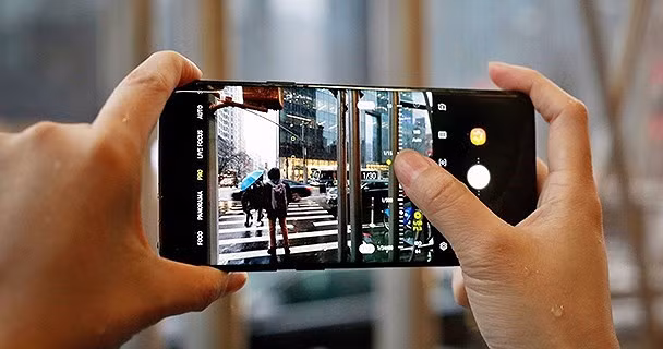 Màn hình Samsung Galaxy S9 xuất hiện nhiều điểm chết - Ảnh 2