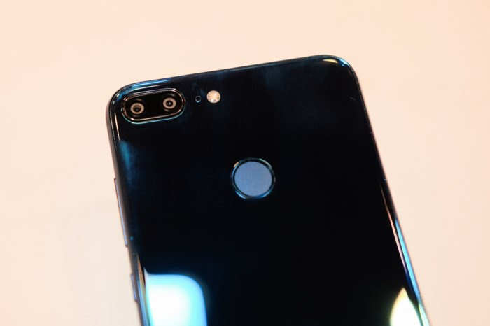 Xuất hiện smartphone có 4 camera giá siêu rẻ - Ảnh 5