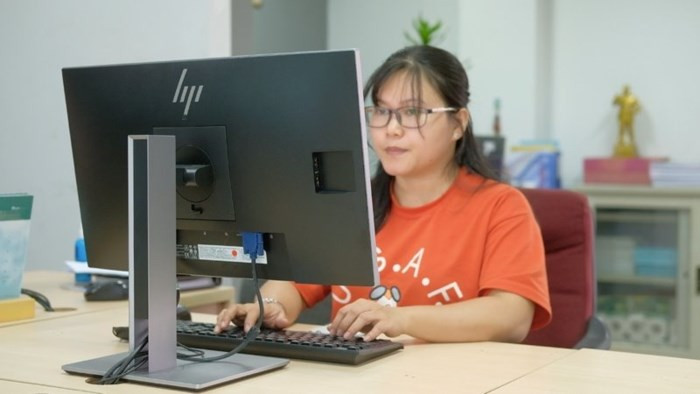 Màn hình HP EliteDisplay E233: Cho văn phòng hiện đại - Ảnh 4