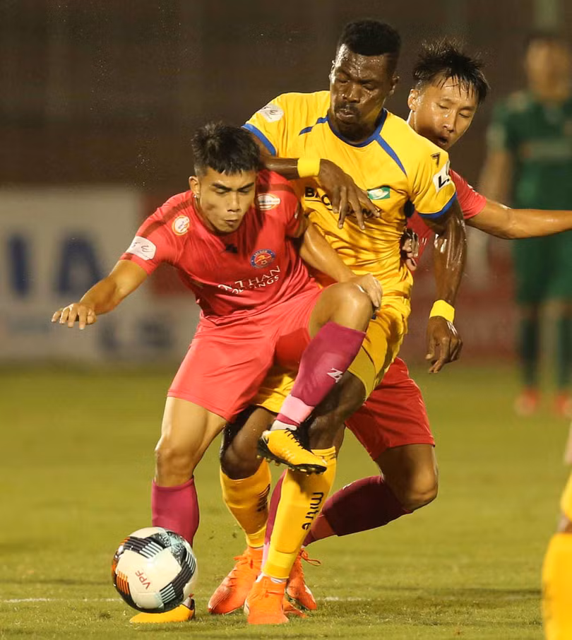 Dường như phương thức thi đấu theo mô hình K.League là phương án khả dĩ trong tình hình hiện tại trong đại dịch Covid. Ảnh VPF