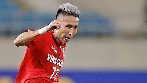 Nghiêm Xuân Tú là cầu thủ khá vô duyên với đội tuyển quốc gia. Ảnh Than QN