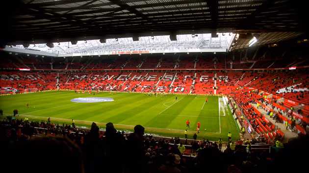 Những fan hâm mộ MU cũng không ngờ Ole đã giúp cho "Nhà hát của những giấc mơ" sớm trở lại cuộc đua Pemier League sớm như thế. Ảnh CLB