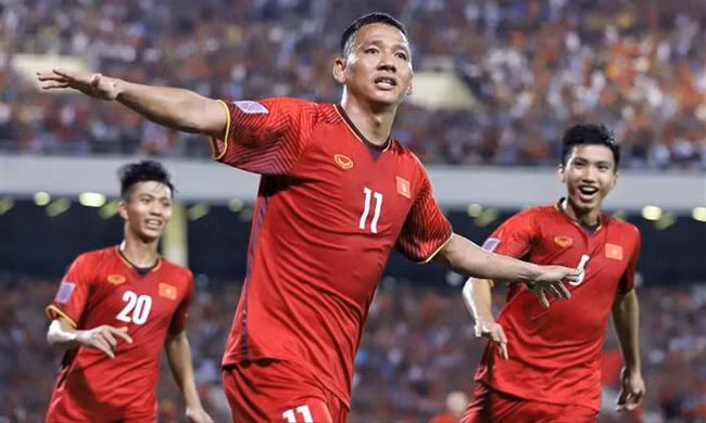 Trong 7 tiền đạo được gọi lên ĐT lần này, Anh Đức chính là trung phong cắm mà ông thầy Hàn Quốc ưng ý nhất. Ảnh AP.