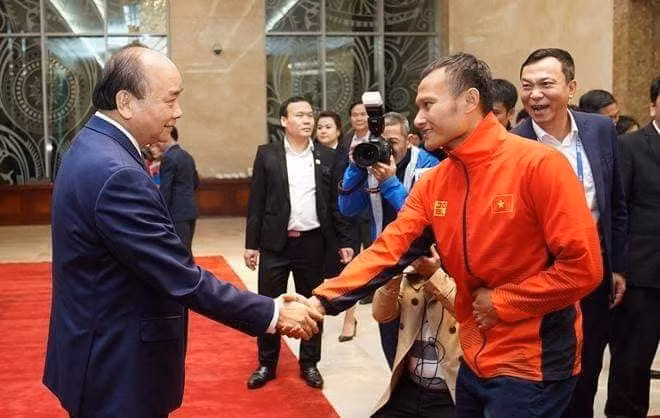 Với hai HCV AFF Cup 2018 và SEA Games 2019, Trọng Hoàng đã vượt qua Công Vinh, trở thành cầu thủ xứ Nghệ có được thành tích tốt nhất. (ảnh VFF)