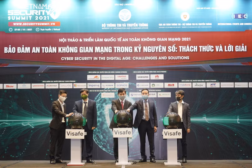 Các đại biểu khai mạc Hội thảo & Triển lãm