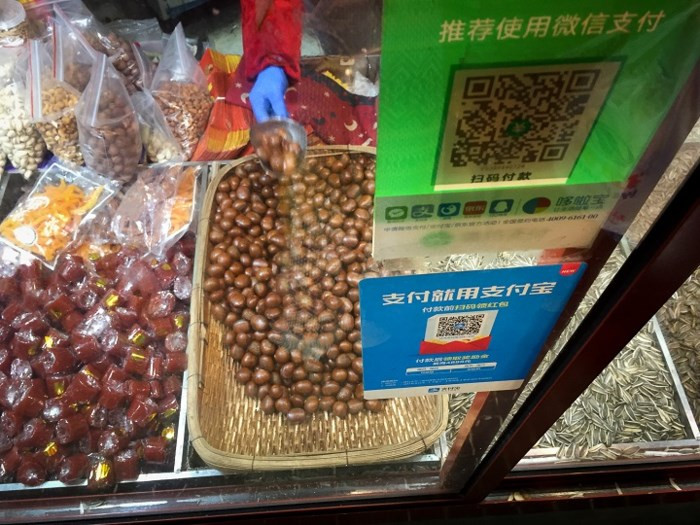 Chùm ảnh: Người dân Trung Quốc và sự 'ám ảnh' với… QR Code - Ảnh 8