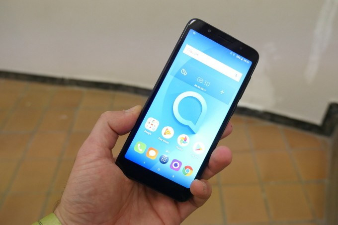 [MWC 2018] Thất vọng toàn tập với Alcatel 1X - điện thoại Android Go đầu tiên - Ảnh 1