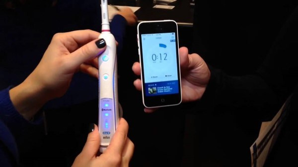 Đánh răng bằng bàn chải thông minh là quá rắc rối - Ảnh 1