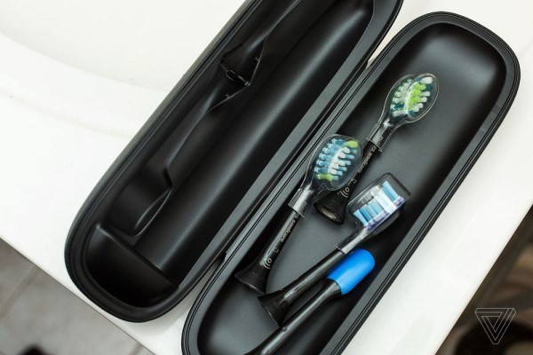 Đánh răng bằng bàn chải thông minh là quá rắc rối - Ảnh 2