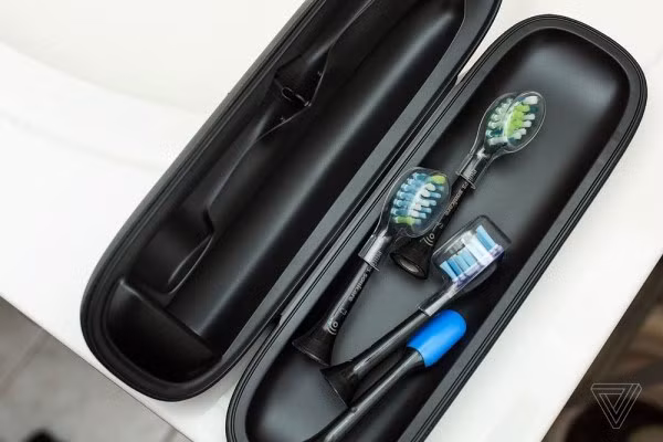 Đánh răng bằng bàn chải thông minh là quá rắc rối - Ảnh 2