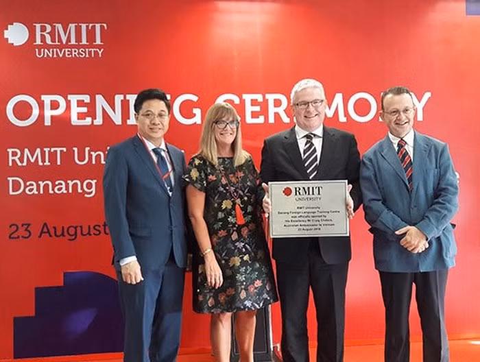 Lễ ra mắt Trung tâm ngoại ngữ tại Đà Nẵng của Đại học RMIT.
