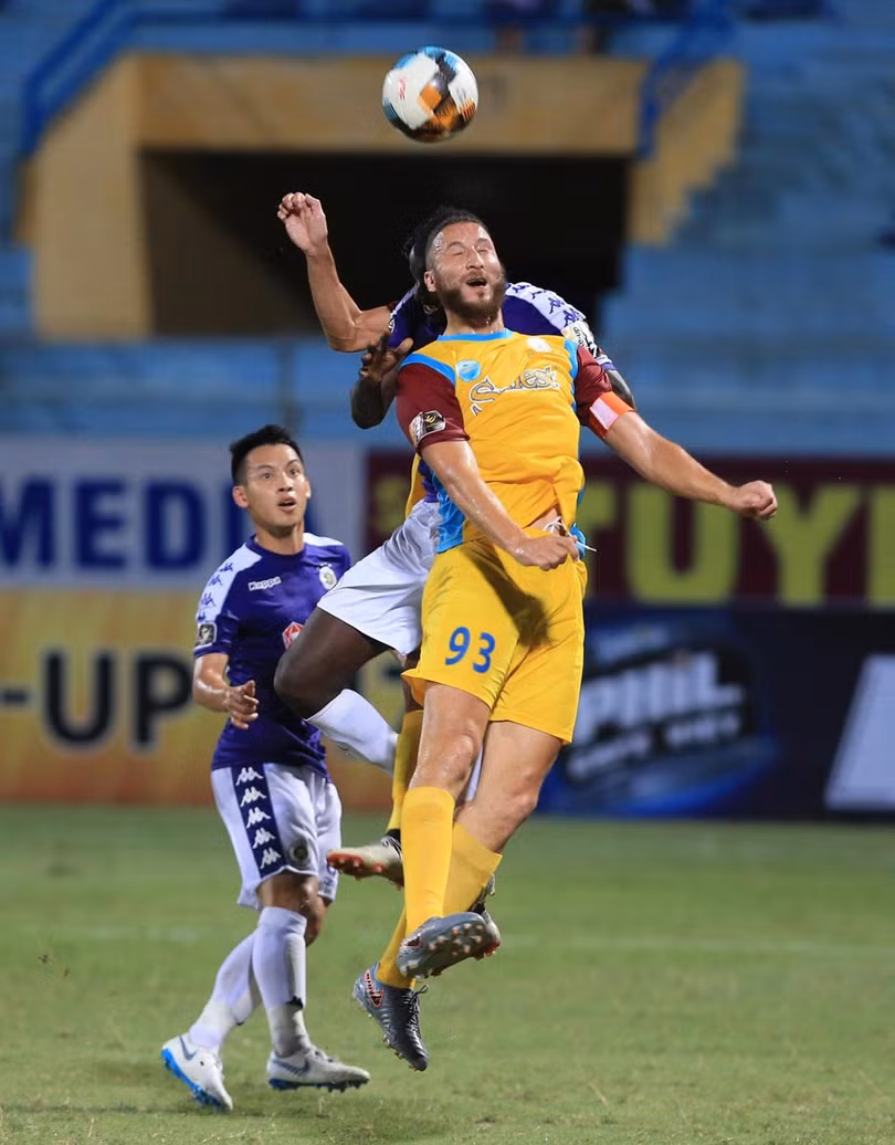 Aau trận hòa như thắng này thì thầy trò HLV Võ Đình Tân có thêm niềm tin để thi đấu. Ảnh VPF