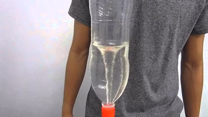 8 thí nghiệm khoa học đơn giản nhưng khá thú vị bạn có thể thử làm tại nhà - Ảnh 1