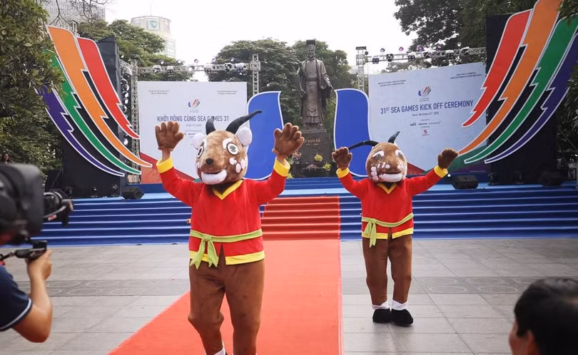 Hà Nội chào đón các bạn! Ảnh BTC