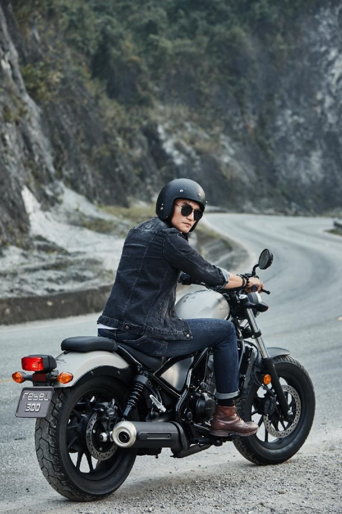 Ngắm 'lãng tử' Honda Rebel 300 bụi bặm đầy cuốn hút - Ảnh 4