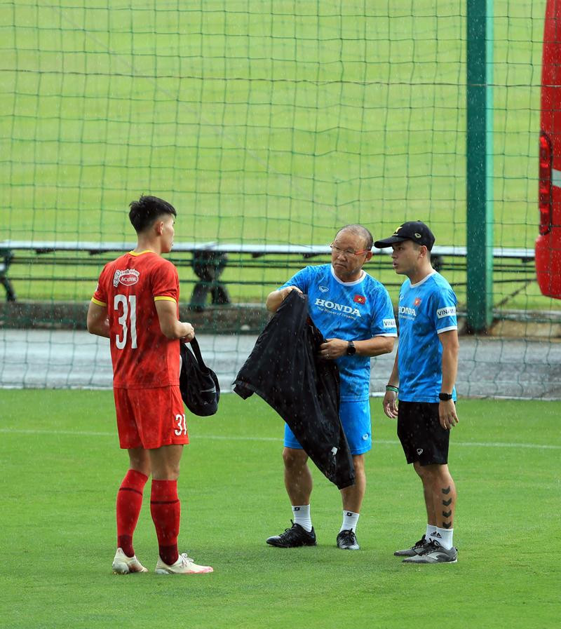 HLV Park Hang-seo và đội tuyển Việt Nam chưa từng thua bất kỳ một đối thủ nào trong khu vực. Ảnh VFF.