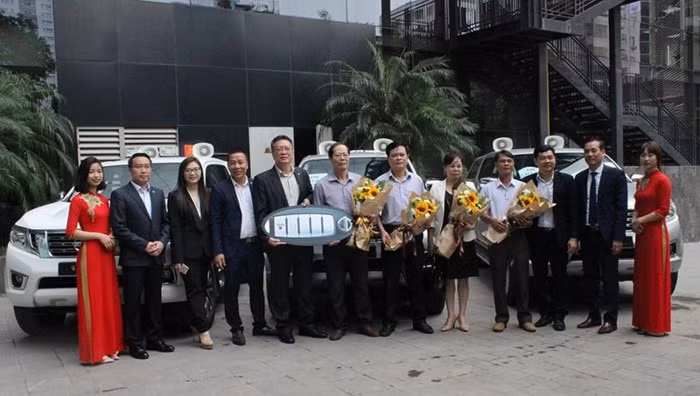 Nissan Việt Nam bàn giao lô xe bán tải Navara phục vụ chiếu bóng lưu động - Ảnh 1