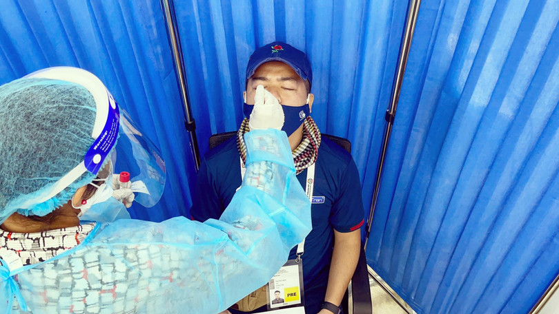 Xét nghiệp Covid-19 tại Dubai. Ảnh FBNV. Xét nghiệp Covid-19 tại Dubai. Ảnh FBNV.