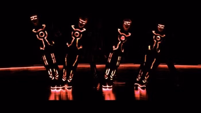 Những tài năng Việt trong clip 'Phê không tưởng' của Vietnamobile - Ảnh 4