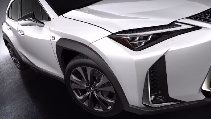 Lexus UX 2019 lộ diện với kiểu dáng 'hợp mốt' đô thị đông đúc - Ảnh 1