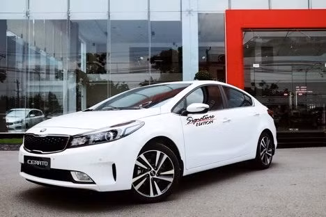 Giá bán nhiều mẫu xe Kia lại tăng - Ảnh 1